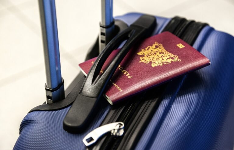 passeport sur une valise
