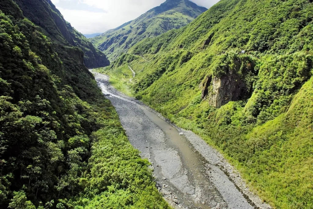 cours d'eau en Equateur Río Irquis