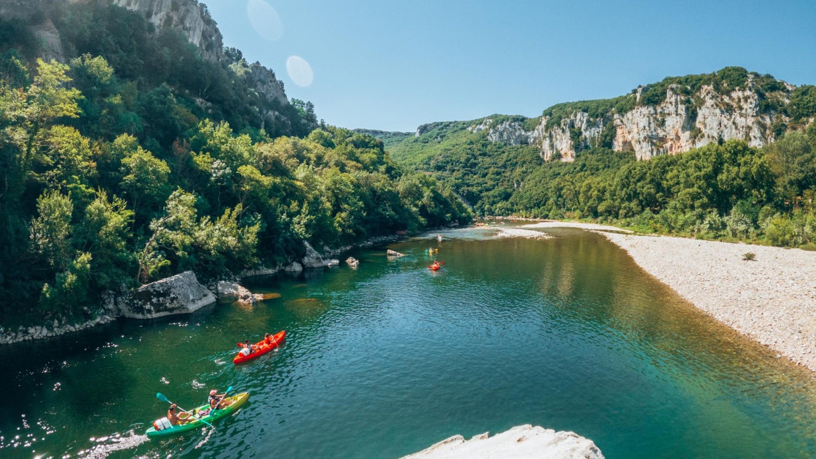 Comment choisir son parcours pour descendre les Gorges de l’Ardèche en canoë-kayak ?